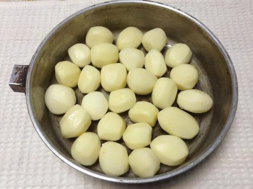 Молодой картофель под сметанным соусом. 01