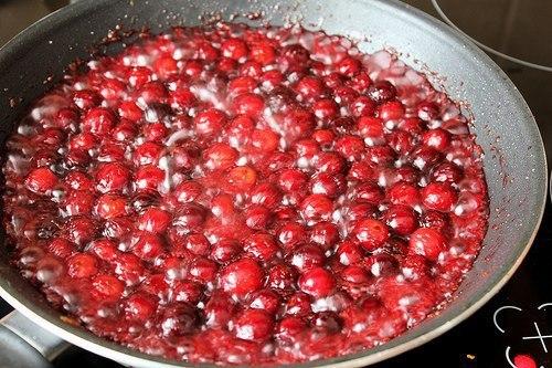 Булочки с клюквой.