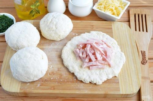 Сырные лепешки с разными начинками. 05