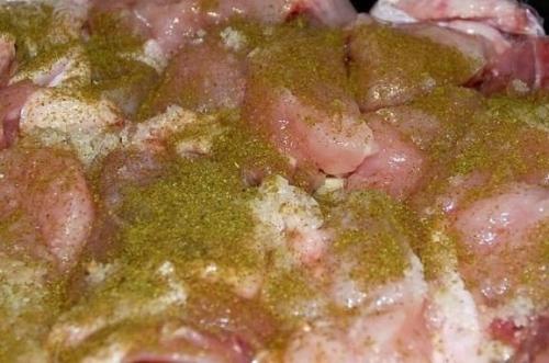 Вкусный диетический обед без хлопот: курица, запеченная с гречкой. 01