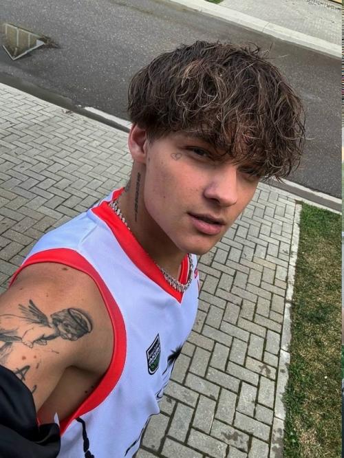 Егор шип о серьёзных проблемах со зрением рассказал. 01