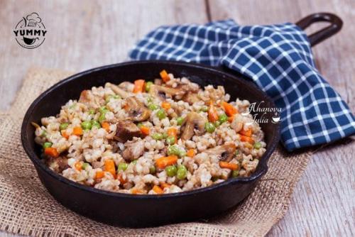 Перловая каша с мясом, грибами и овощами. Перловая каша с мясом, грибами и овощами.