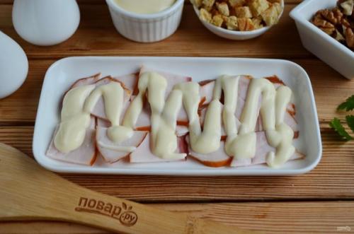 Салат с грибами и сыром "Искушение".
