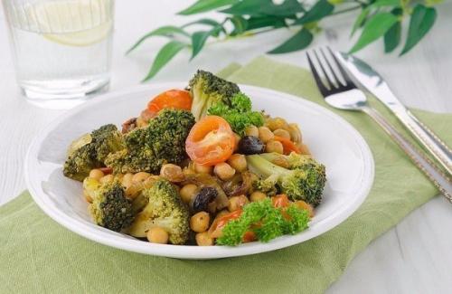 Топ - 8 рецептов очень полезных и низкокалорийных салатов с брокколи. 03 Топ - 8 рецептов очень полезных и низкокалорийных салатов с брокколи. 03