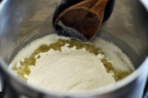 Соус Бешамель.  Ингредиенты: 04