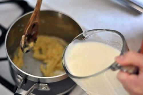 Соус Бешамель.  Ингредиенты: 06