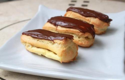 Эклеры.  Эклеры - один из самых вкуснейших и знаменитых десертов французской кухни.