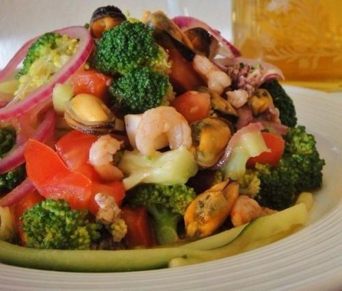 Топ - 8 рецептов очень полезных и низкокалорийных салатов с брокколи. 06 Топ - 8 рецептов очень полезных и низкокалорийных салатов с брокколи. 06