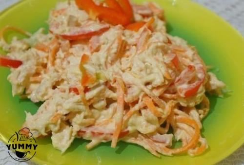 Салат с курицей и морковью по-корейски.
