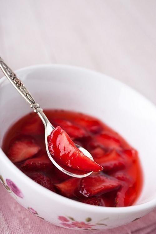 Клубничное варенье без варки. 01