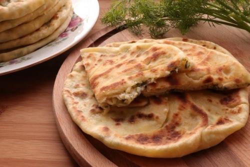 Хачапури с творогом на сковороде. Хачапури с творогом на сковороде.