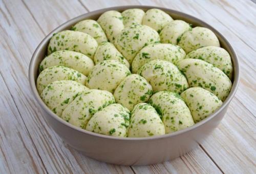 Хлеб пшеничный с зеленью и чесноком. 02