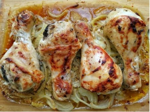 Куриные ножки в кефире в духовке.