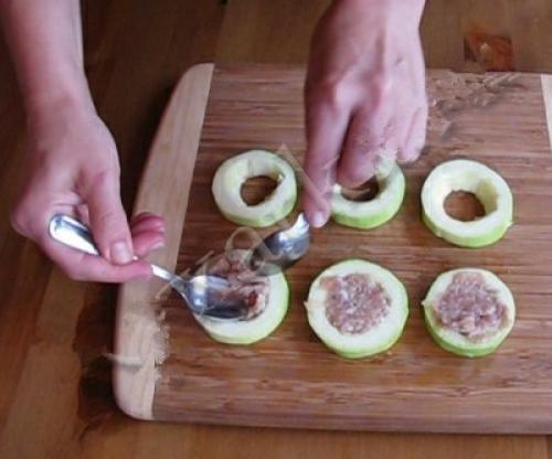 Кабачки с мясом в кляре. 02