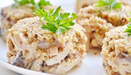 Салат с кальмарами самый популярный. Салаты с кальмарами: топ - 9 рецептов.