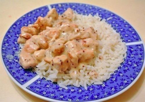 Курица в сметанно - горчичном соусе.