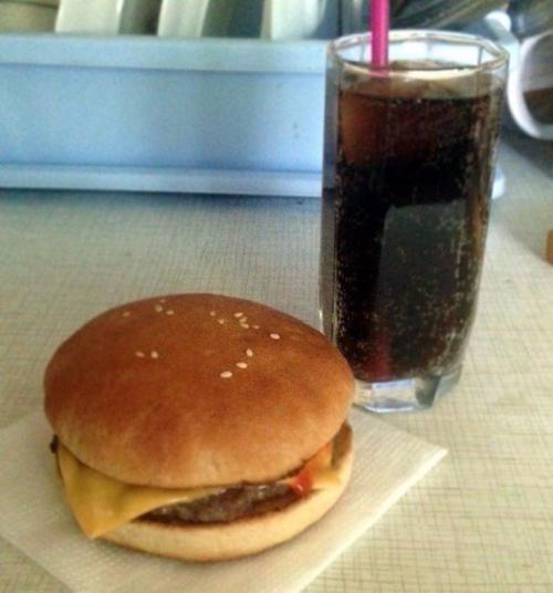 Чизбургеры. Ингредиенты: Булочки - по вкусу. 05 Чизбургеры. Ингредиенты: Булочки - по вкусу. 05