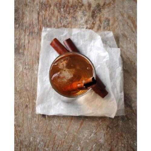 Прохладительный напиток с ароматом корицы.