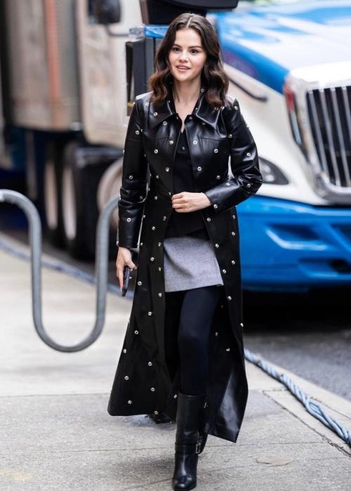 Недавние образы селены Гомес со съёмочной площадки нового сезона Убийств в Одном Здании вызвали настоящий фурор среди поклонников. 02