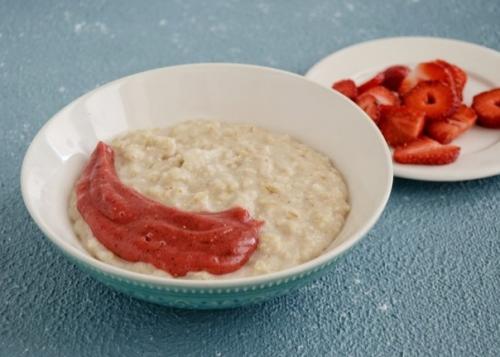 Овсяная каша с клубникой. 02