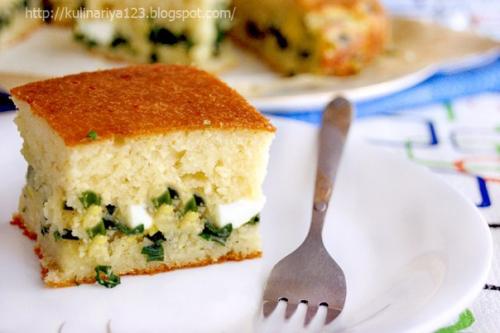 Быстрый (заливной) пирог с зелёным луком и яйцом.