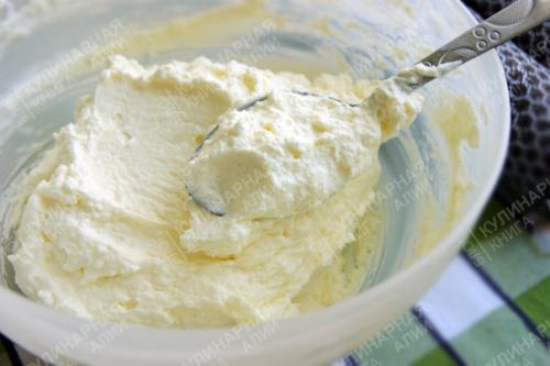 Шоколадное пирожное с творожно - кокосовым кремом. 06