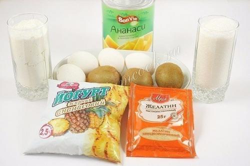 Торт бисквитный с фруктами, желе и йогуртом. 01