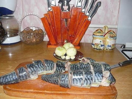 Мы маринуем скумбрию. 01