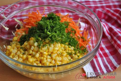Салат с капустой, кукурузой и. 04