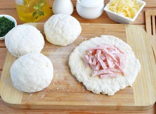 Сырные лепешки с начинкой. 05