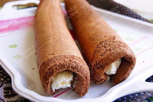 Шоколадное пирожное с творожно - кокосовым кремом. 09