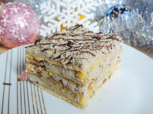 Песочный торт с кремом из халвы.