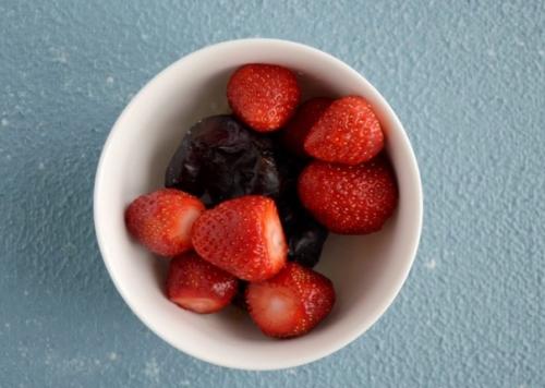 Овсяная каша с клубникой. 01