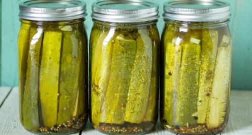 Маринованные огурцы в растительном масле.