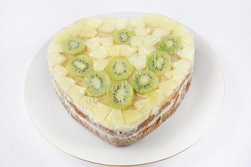 Торт бисквитный с фруктами, желе и йогуртом. 08