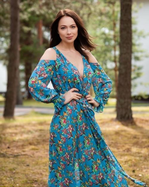 Hacтacья caмбуpcкaя иcxудaвшee пocлe жecткoй диeты тeлo пoкaзaлa.