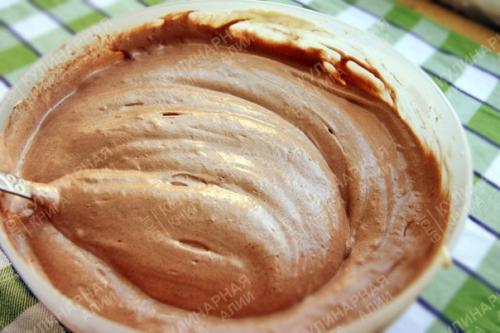 Шоколадное пирожное с творожно - кокосовым кремом. 02