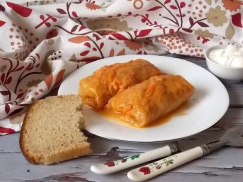 Голубцы в томатно - сметанном соусе.