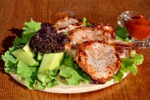 Стейк из свинины на мангале.