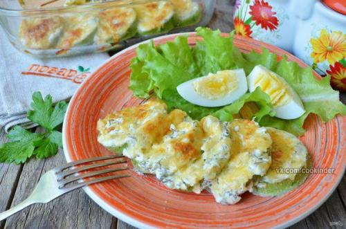 Кабачки в духовке в сметане.