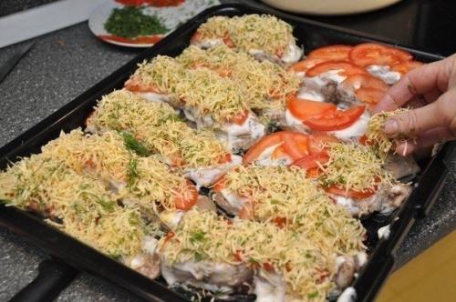 Рыбка с сыром и помидорами. 04