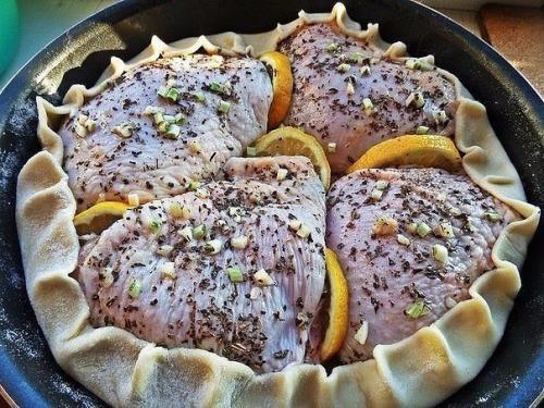 Курица, запечённая в съедобной тарелке. 01