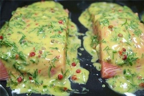 Сочные медальоны из семги.