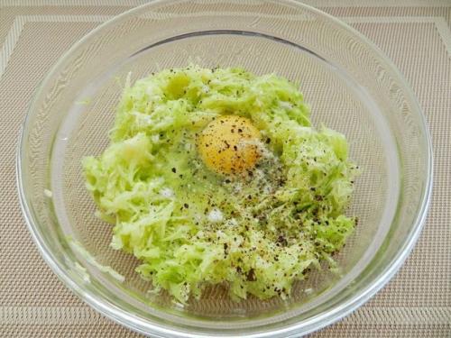 Кабачковые блинчики.   Вкусные кабачковые блинчики можно на завтрак или на ужин приготовить. 01