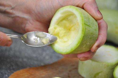 Грибной жульен в кокотнице из кабачка. 03