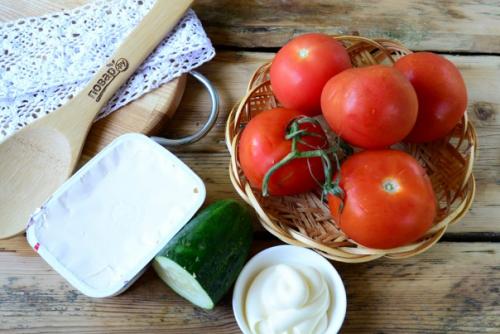 Помидоры, фаршированные сыром и огурцами. 01