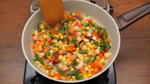 Легкие овощные оладьи. 01