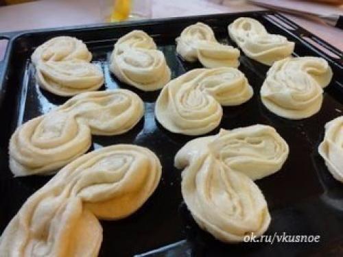 Плюшка сахарная.  Ингридиенты (на 10 штук: 07