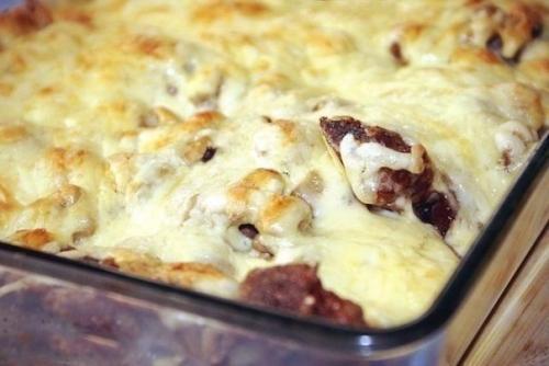 Свинина с грибами и сыром.