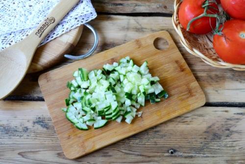 Помидоры, фаршированные сыром и огурцами. 02